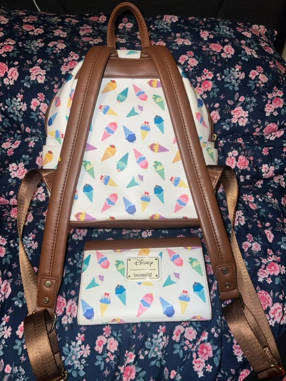 Disney/loungefly ice cream cone + wallet mini backpack set - Picture 9 of 9